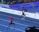 Los modelos chinos Tiangong Ultra (a la derecha) y Honor Lightning (a la izquierda) batieron el récord mundial de Usain Bolt en los 100 metros.