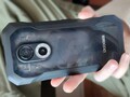 Doogee S61 Pro con cubierta trasera transparente (Fuente: Propia)