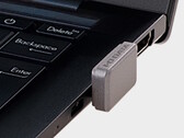 La unidad flash I-O Data SSPJ-UTC queda bastante al ras del puerto USB-C. (Fuente de la imagen: I-O Data)