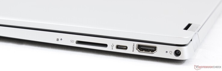 Derecha: Lector de tarjetas SD, USB 3.1 Tipo-C Gen. 1, HDMI, adaptador de CA.