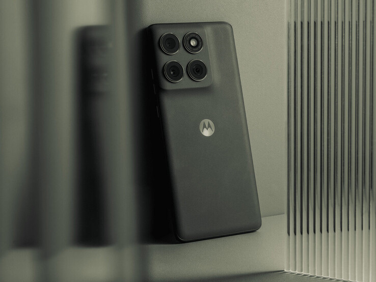 El acabado Pantone Deep Forest del teléfono (Fuente de la imagen: Motorola)