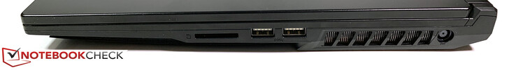 Lado derecho: Lector SD, 2x USB-A 3.1 Gen.1, alimentación
