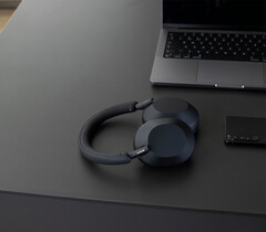 La nueva generación de auriculares WH-1000X se vende por 50 dólares más que el WH-1000XM4. (Fuente de la imagen: Sony)