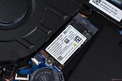 La unidad SSD de YMTC del Lenovo ThinkBook 14 G9 IPL.