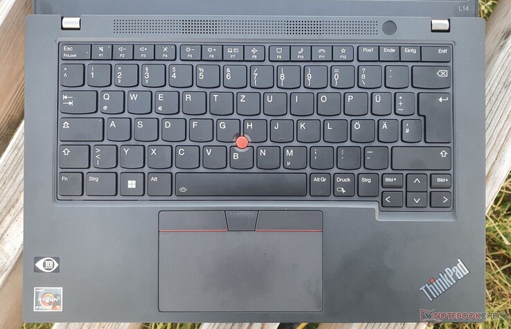 El teclado resistente a las salpicaduras es reemplazable