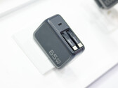 ESR ha presentado dos nuevos cargadores de 65 W con cables USB-C integrados