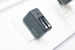 ESR ha presentado dos nuevos cargadores de 65 W con cables USB-C integrados