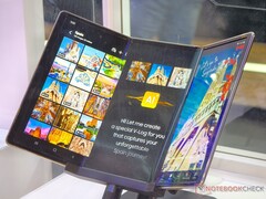 El primer tríptico de Samsung, probablemente llamado Galaxy G Fold, podría volver a ser exclusivo de China y Corea del Sur. (Fuente de la imagen: Alexander Fagot, Notebookcheck)