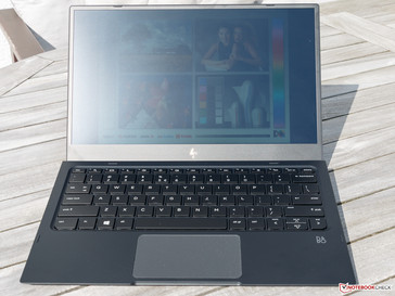 HP Lap Dock al sol