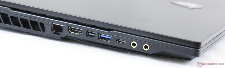 Izquierda: Kensington Lock, RJ-45, HDMI 1.4, Mini-DisplayPort, USB 3.1, USB 3.1 Type-C Gen. 1, auriculares de 3.5 mm, auriculares de 3.5 mm (SPDIF)