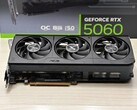 La RTX 5060. (Fuente de la imagen: Sebastian Badev vía Notebookcheck) 