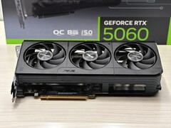 La RTX 5060. (Fuente de la imagen: Sebastian Badev vía Notebookcheck) 