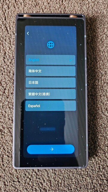 La grabadora iFLYTEK AI Recorder S6 ofrece cinco idiomas del sistema, pero no incluye el alemán ni el francés.