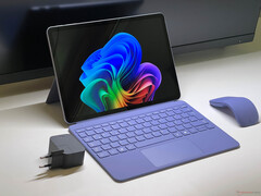 Microsoft Surface Pro 12 (fuente de la imagen: Notebookcheck)