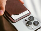 La nueva cartera Nomad Leather Mag Wallet puede localizarse gracias a un AirTag (Fuente de la imagen: Nomad)