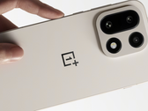 El próximo smartphone insignia, el OnePlus 15. (Fuente de la imagen: OnePlus, editado)