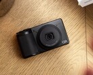 La Ricoh GR IV HDF ya está disponible para pedidos anticipados. (Fuente de la imagen: Ricoh)
