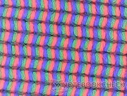Matriz de subpíxeles RGB. La granulosidad es mínima pero perceptible si se mira muy de cerca