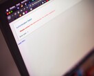 Pantalla de un ordenador portátil en la que aparece el error «Autenticación fallida» tras un intento fallido de inicio de sesión.
