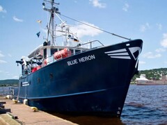 Una fotografía que muestra el barco Blue Heron. (Fuente de la imagen: Universidad de Minnesota Duluth)