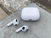 El sucesor de los Apple AirPods 3 no llegará hasta 2024 como pronto. (Fuente: Scarbir)