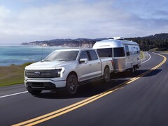 Ford está trabajando para acelerar la producción de la nueva y esperada camioneta totalmente eléctrica F-150 Lightning (Imagen: Ford)