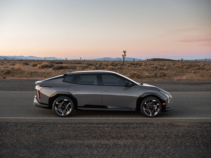La berlina totalmente eléctrica Kia EV4. (Fuente de la imagen: Kia)