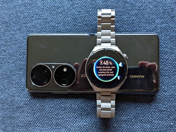 El Huawei Watch GT 3 Pro se carga de forma inalámbrica a través del estándar Qi, también en los smartphones correspondientes