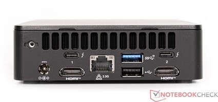 Parte trasera: Puerto de alimentación, 2x USB 4 (Tipo C), 1x USB 3.2, 1x USB 2.0, LAN 2.5G, 2x HDMI 2.1