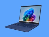 La imagen muestra el ordenador portátil Dynabook Z40L-P, que presenta un diseño similar al de su predecesor, el Z40L-N.