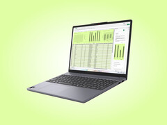 El IdeaPad Slim 3 15Q7X11 en uno de sus dos colores de lanzamiento.