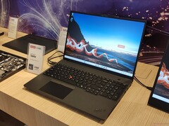 El Lenovo ThinkPad T16 Gen 5.