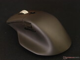 Keychron M6 8K vista posterior izquierda. 