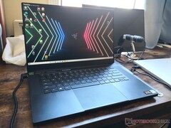 Se prepara un portátil Razer con tecnología AMD