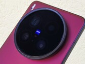 Reseña del Vivo 200 Ultra. (Fuente de la imagen: Marcus Herbrich)