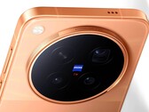 El Vivo X500 Pro Max aparece por primera vez en imágenes oficiales de prensa, mientras que un creador ofrece impresionantes secuencias de vídeo grabadas con su cámara Zeiss.