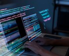 Un desarrollador navega por complejos flujos de trabajo de código fuente, en los que la desconfiguración de permisos y la automatización pueden introducir riesgos silenciosos como la vulnerabilidad GerriScary revelada en los proyectos basados en Gerrit de Google (Fuente de la imagen: Freepik)
