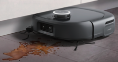 El Eufy HydroJet E35 es uno de los dos nuevos robots aspiradores de Anker