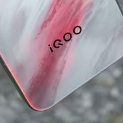 El &quot;iQoo 15&quot; hands-on. (Fuente de la imagen: Geek Village Chief vía Weibo)