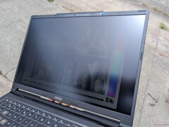 Al aire libre, bajo la luz del sol
