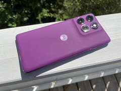 Motorola cobra oficialmente 600 euros por el Edge 60 Pro, pero ahora está disponible por bastante menos. (Fuente de la imagen: Notebookcheck)