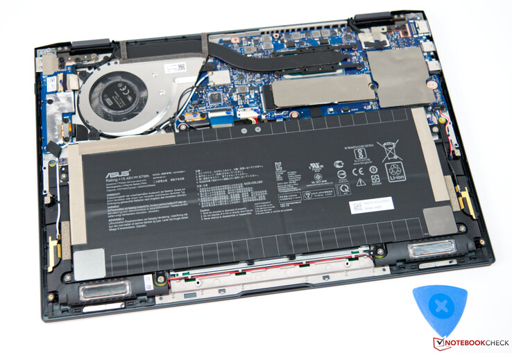 El Asus ZenBook Flip 13 UX363 sin la cubierta inferior