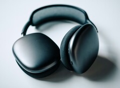 Apple'Los AirPods Max pueden repararse temporalmente introduciéndolos en un congelador durante una hora (Fuente de la imagen: Sam Grozyan)