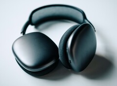 Apple'Los AirPods Max pueden repararse temporalmente introduciéndolos en un congelador durante una hora (Fuente de la imagen: Sam Grozyan)