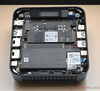 Asus ExpertCenter PN54 con parte inferior abierta