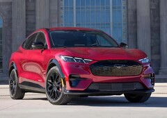 El Ford Mustang Mach-e de 2025. La empresa está subiendo los precios para adaptarse a los elevados aranceles (Fuente de la imagen: Ford)