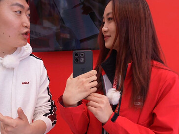 Una captura de pantalla que muestra la parte trasera del teléfono del evento en directo