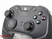 Prueba del Razer Wolverine V2 Chroma: Extravagante gamepad con botones mecánicos