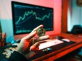 Se han robado más de 120 millones de dólares de carteras de criptodivisas vinculadas a BadgerDAO. (Fuente de la imagen: Art Rachen en Unsplash)