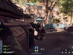 Battlefield 6 permite a los jugadores colgarse de los tanques para recorrerlos más rápidamente. (Fuente de la imagen: Notebookcheck)